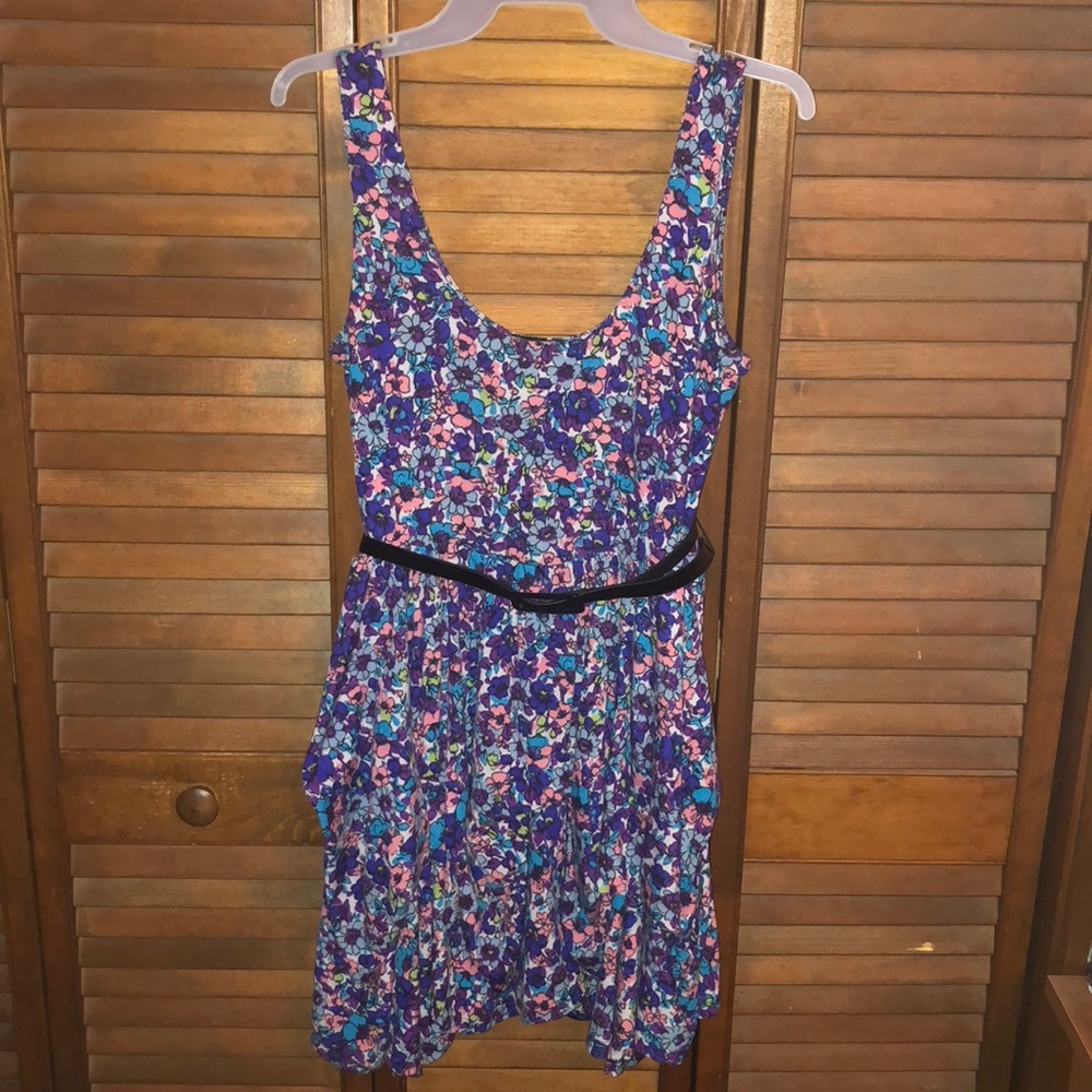 Juniors Dress Size Large